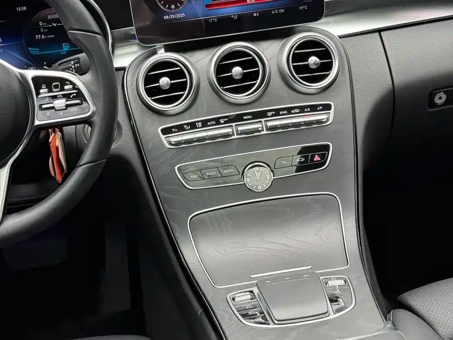 Mercedes C-Class - фото 9