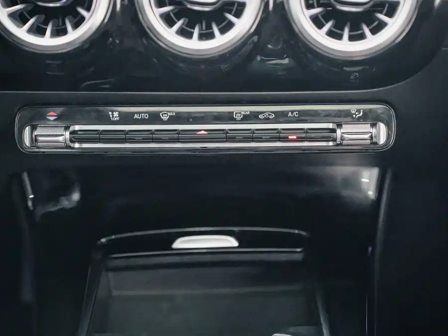 Mercedes A-Class - фото 25