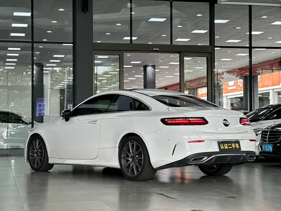 Mercedes E-Class - фото 17