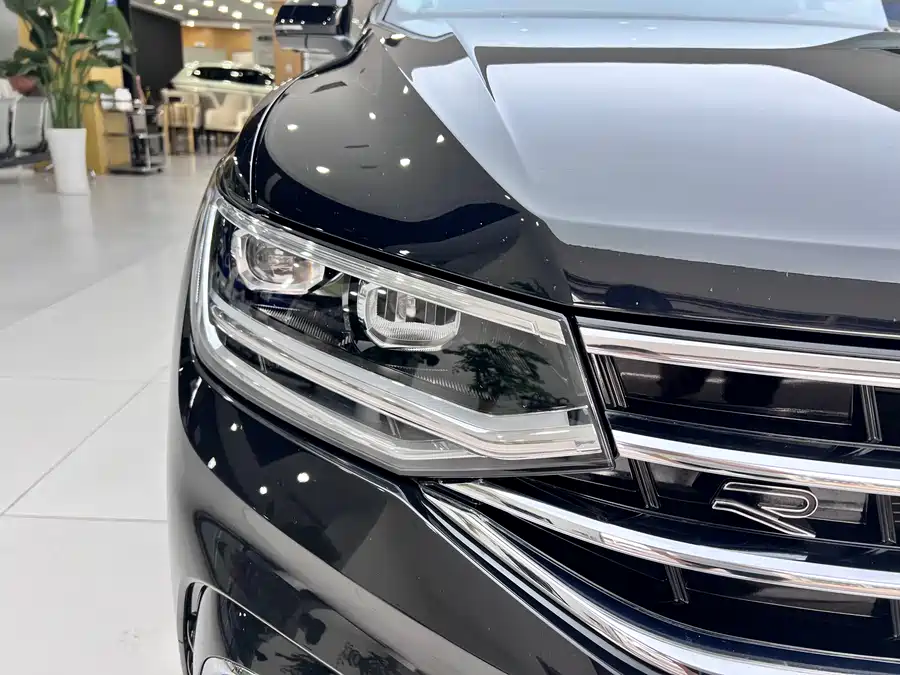 Volkswagen Tiguan - фото 10