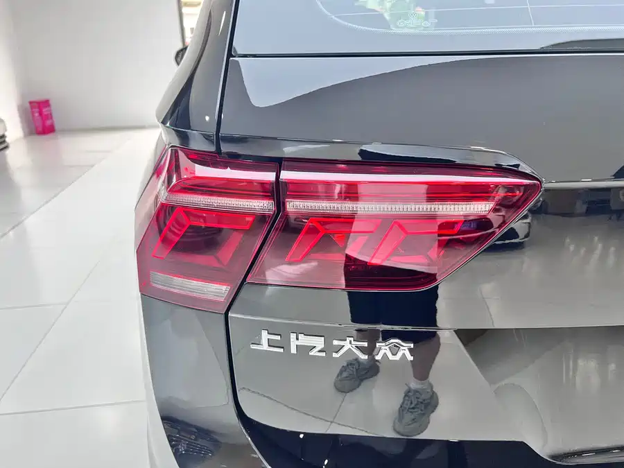 Volkswagen Tiguan - фото 11