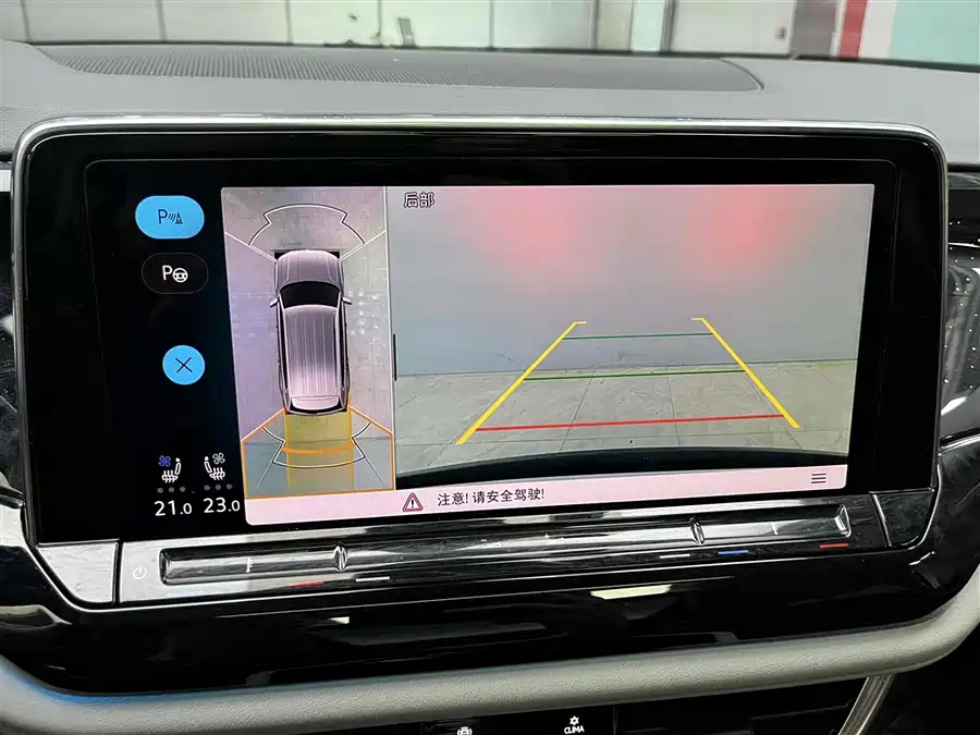 Volkswagen Touran - фото 7